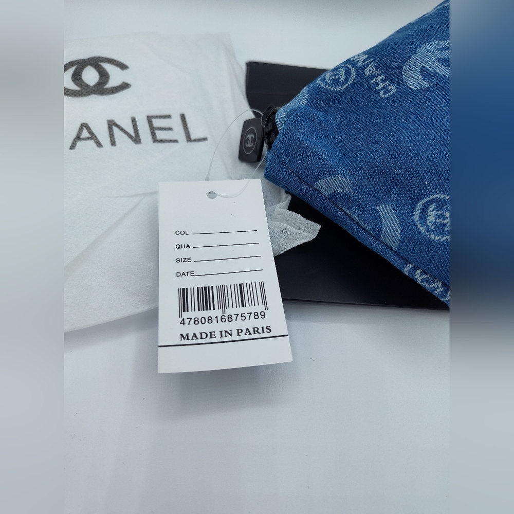 CHANEL Blue Denim Logo Cosmetic Pouch Case CC Monogram Travel NIB NWT AUTHENTIC - Picture 4 of 9